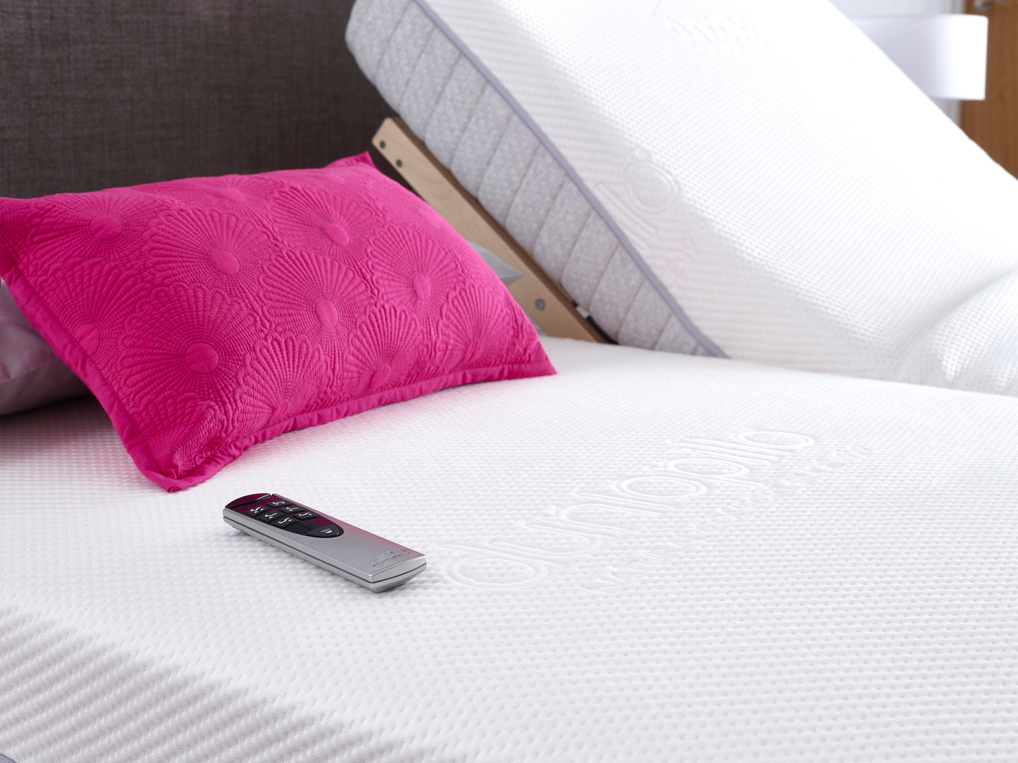 Dunlopillo Firmrest Premium Talalay Latex Electric Adjustable Bed Set