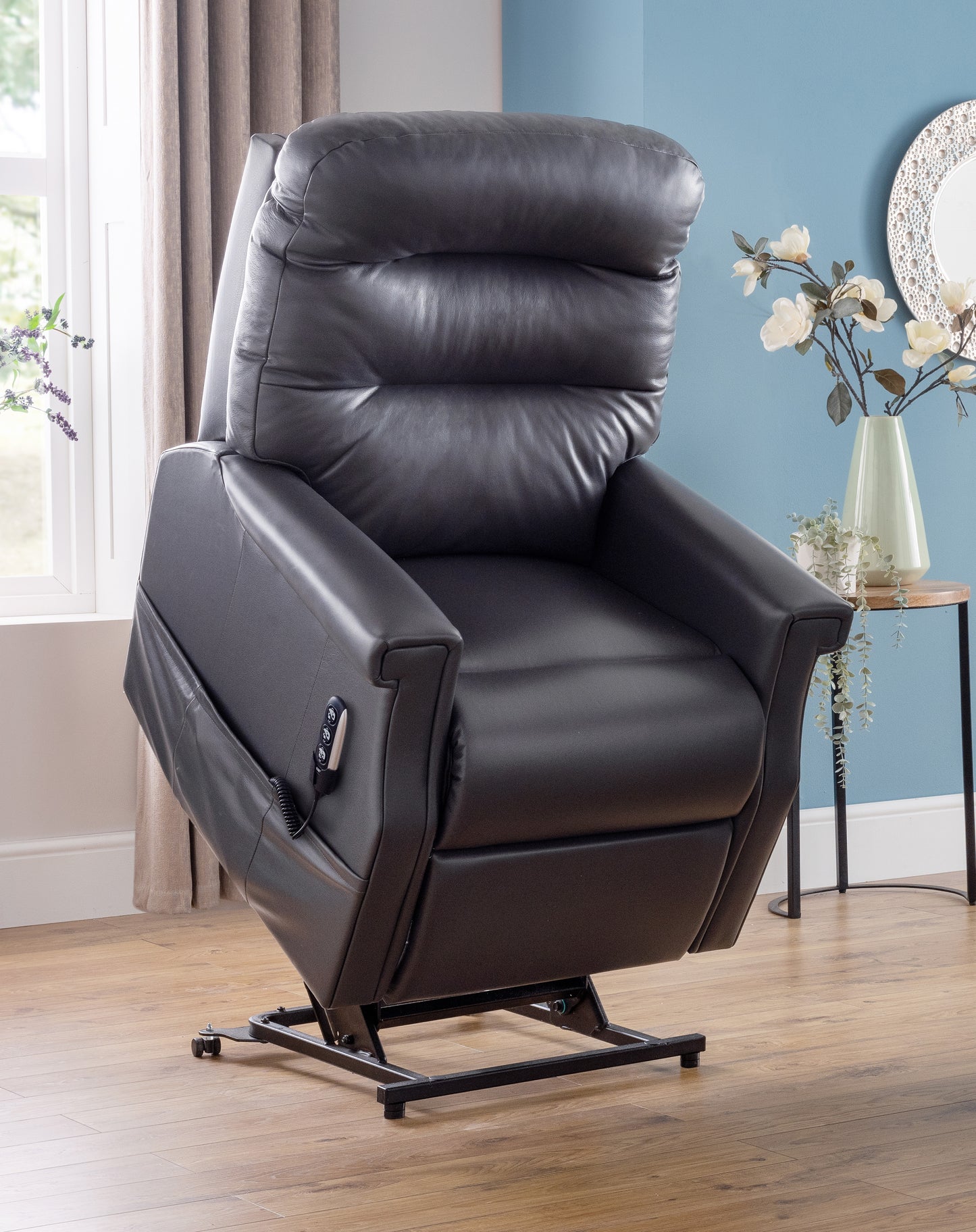 Celebrity Sandhurst Cloud Zero Triple Motor Rise And Recliner Leather Armchair With Adjustable Headrest Option VAT FREE