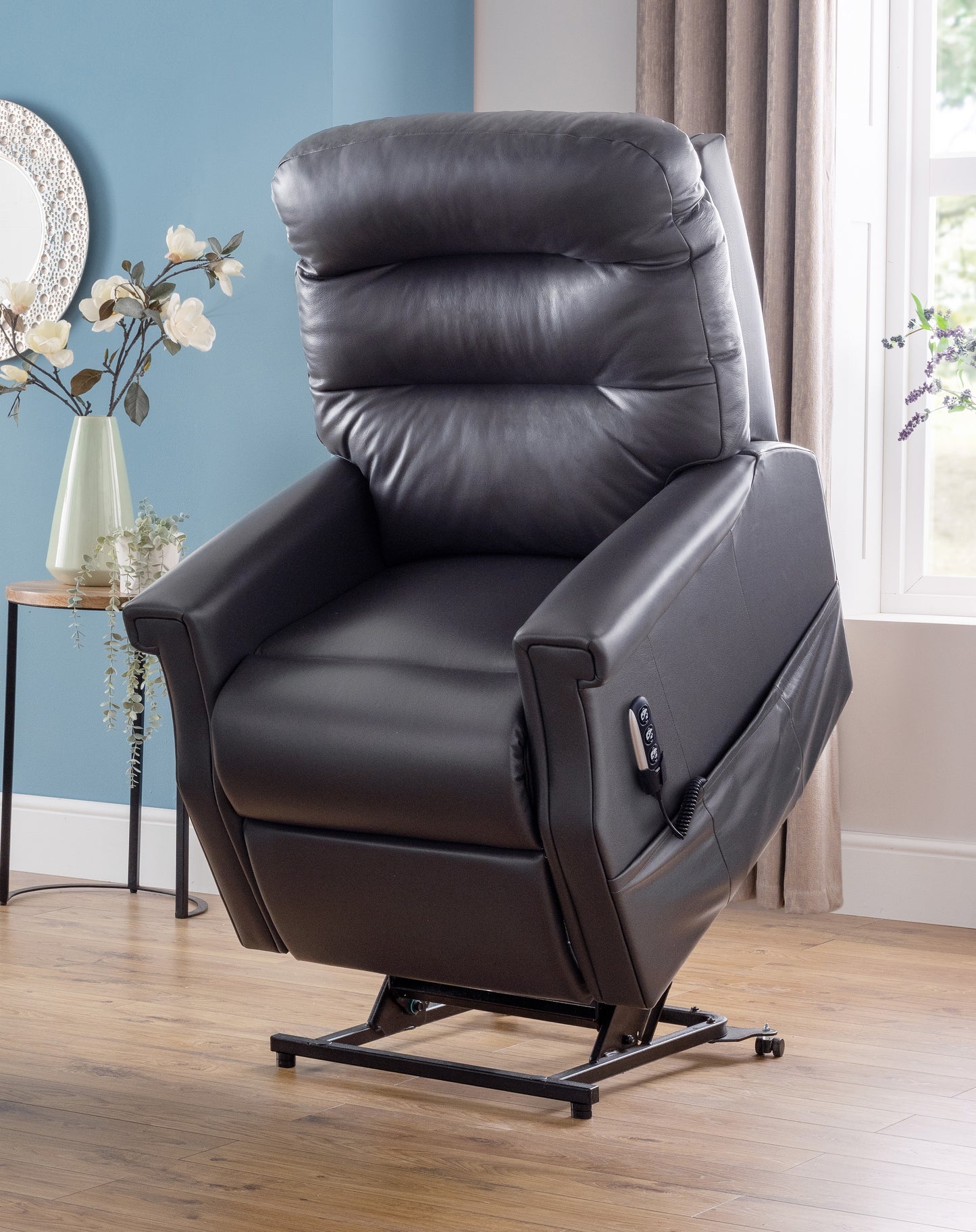 Celebrity Sandhurst Cloud Zero Triple Motor Rise And Recliner Leather Armchair With Adjustable Headrest Option VAT FREE