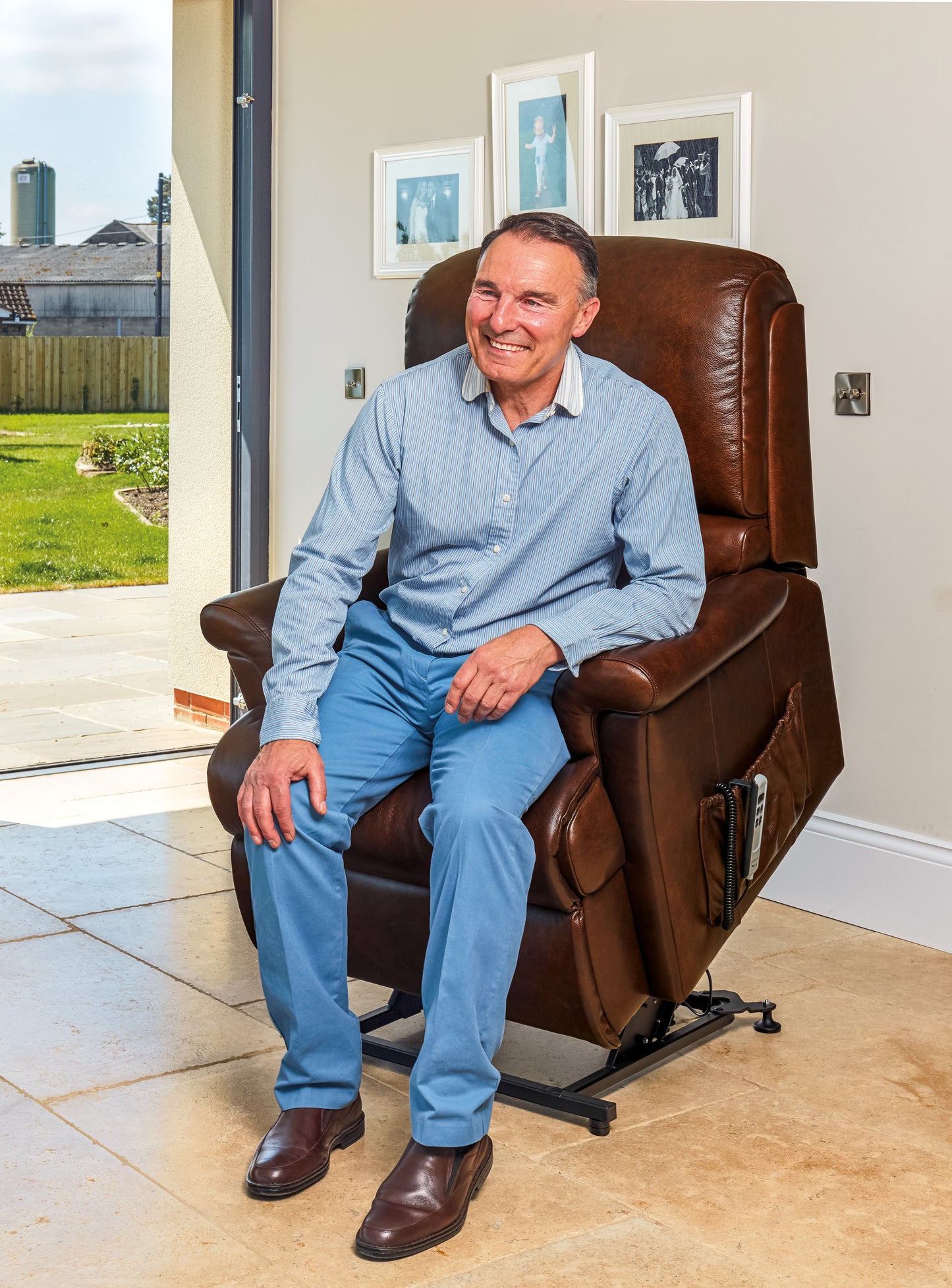 Sherborne Nevada Single Motor Leather Rise And Recliner Armchair VAT FREE