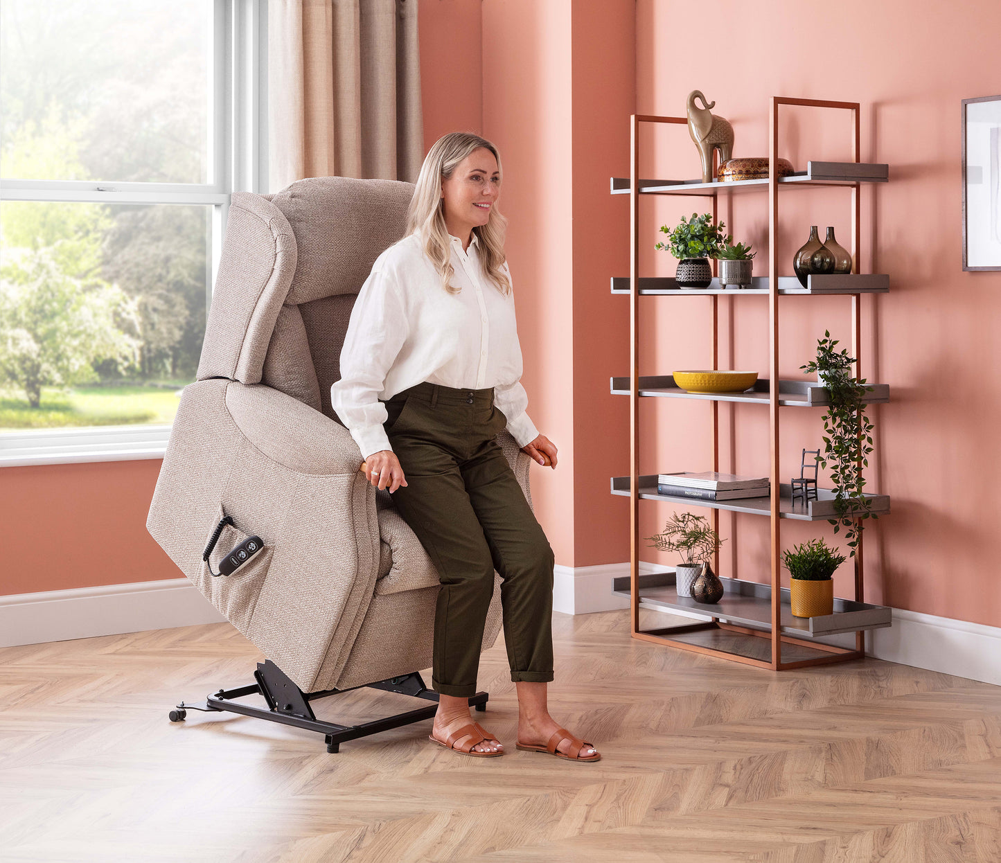 Celebrity Canterbury Single Motor Rise And Recliner Fabric Armchair With Mammoth Foam VAT FREE