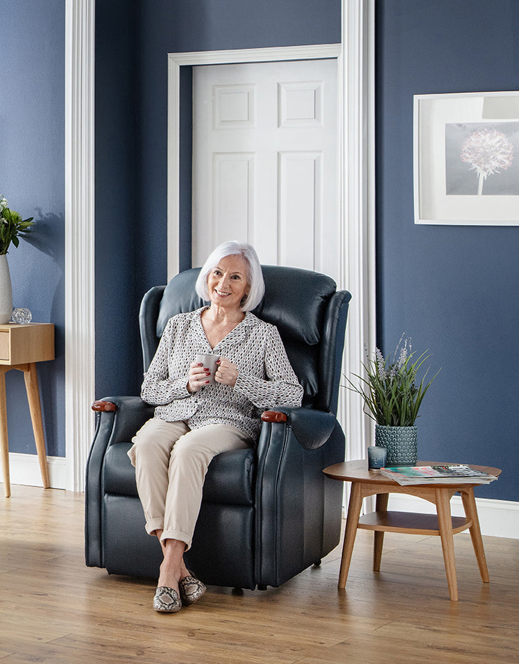 Celebrity Westbury Cloud Zero Triple Motor Rise And Recliner Leather Armchair With Lumbar & Headrest Adjustment Option VAT FREE