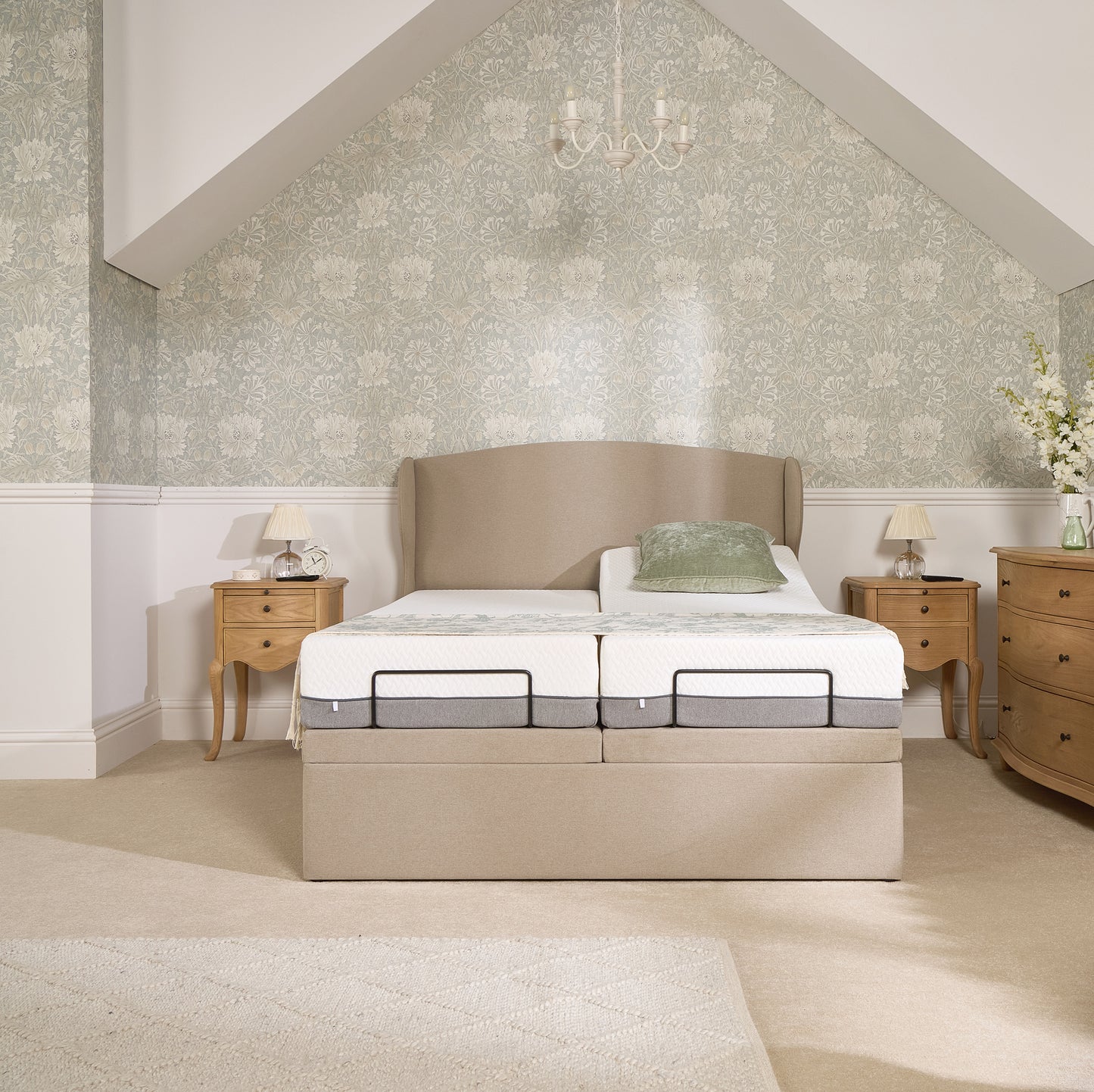 Ruby Motion Divan Adjustable Bed With A Gel Pro 4000 Pocket Sprung Medium Firm Feel Mattress VAT FREE