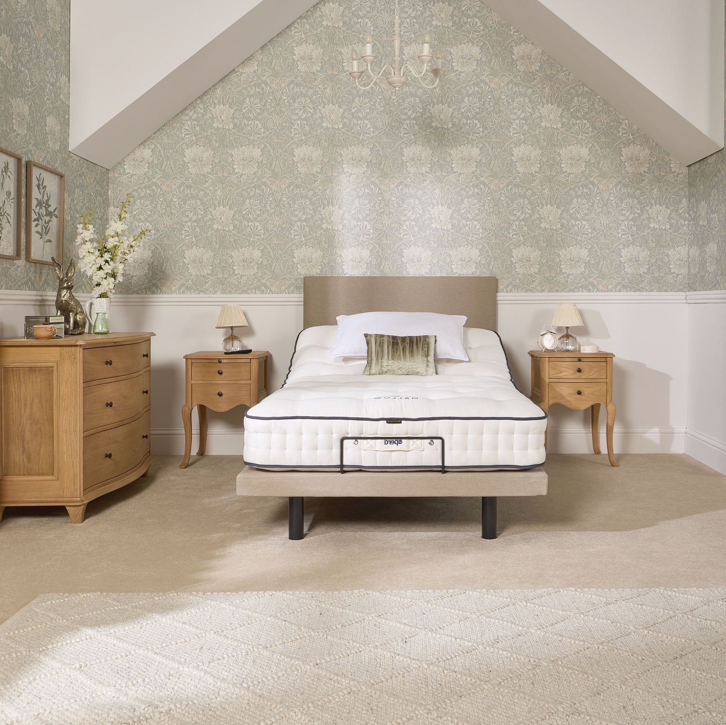 Jade Motion Adjustable Bed With An Emporia Pocket Sprung Soft, Medium Or Firm Feel Mattress VAT FREE