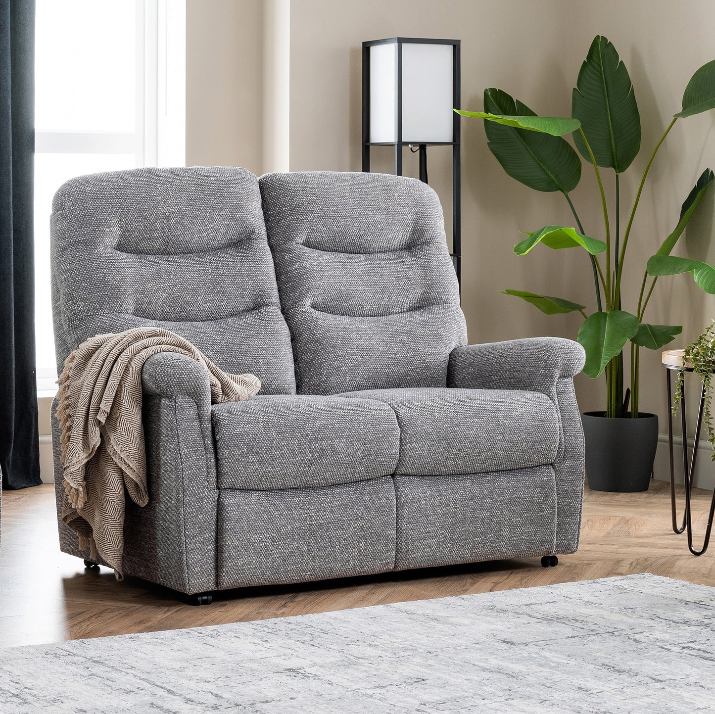 Celebrity Hollingwell Two Seater Settee Fixed Fabric Sofa With Mammoth Foam