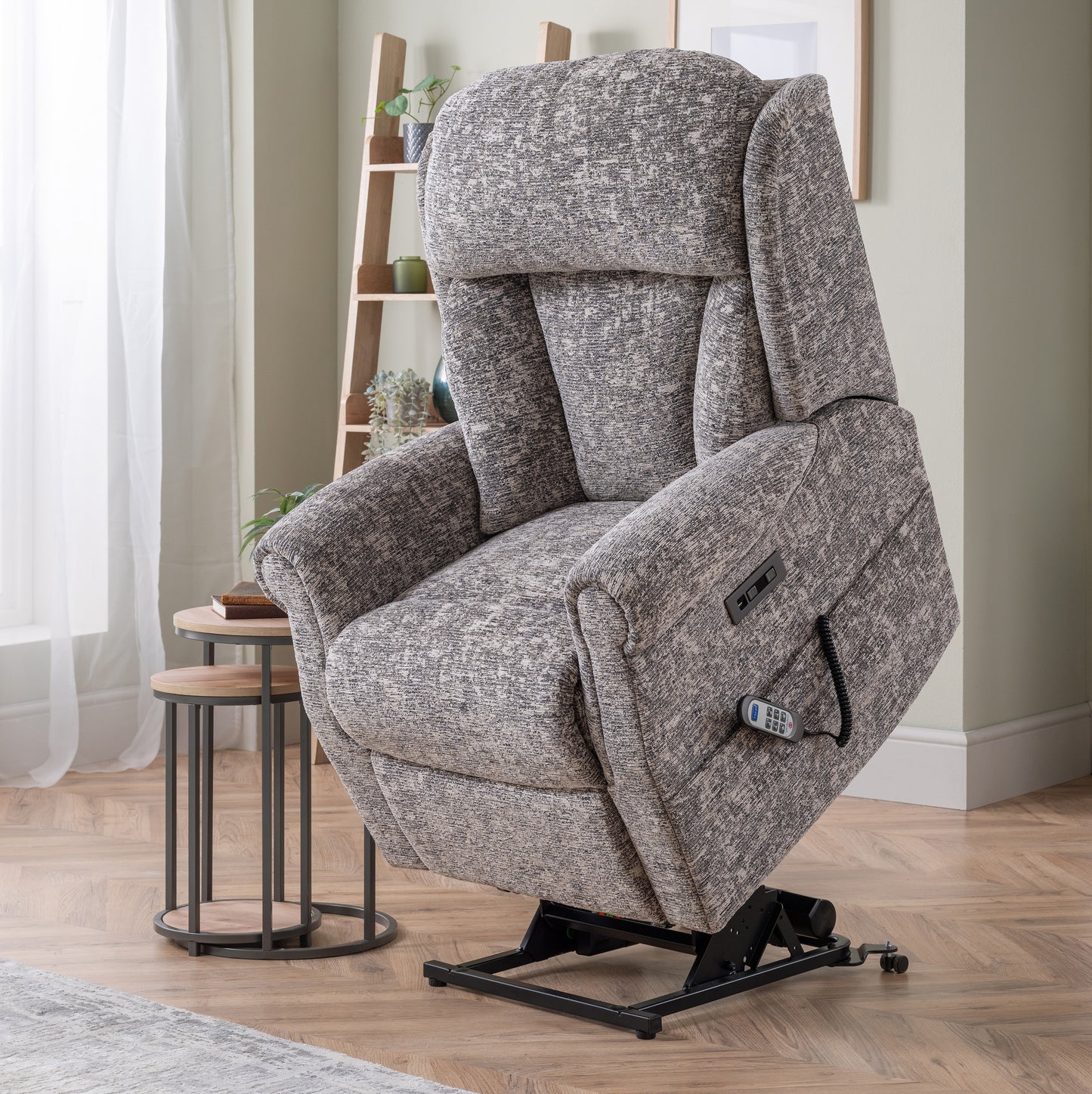 Celebrity Ashfield Single Motor Rise And Recliner Fabric Armchair With Mammoth Foam VAT FREE